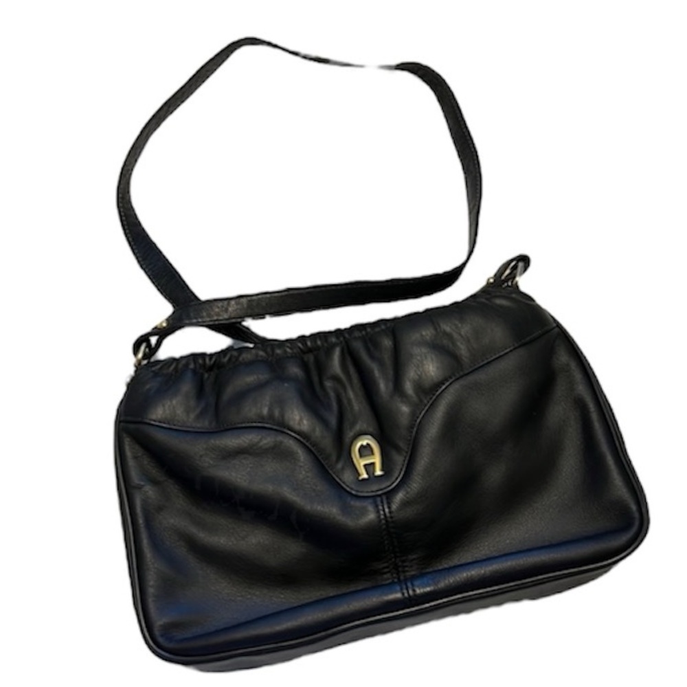 ETIENNE AIGNER 💯 black leather purse shoulder bag pouchette 90’s career retro